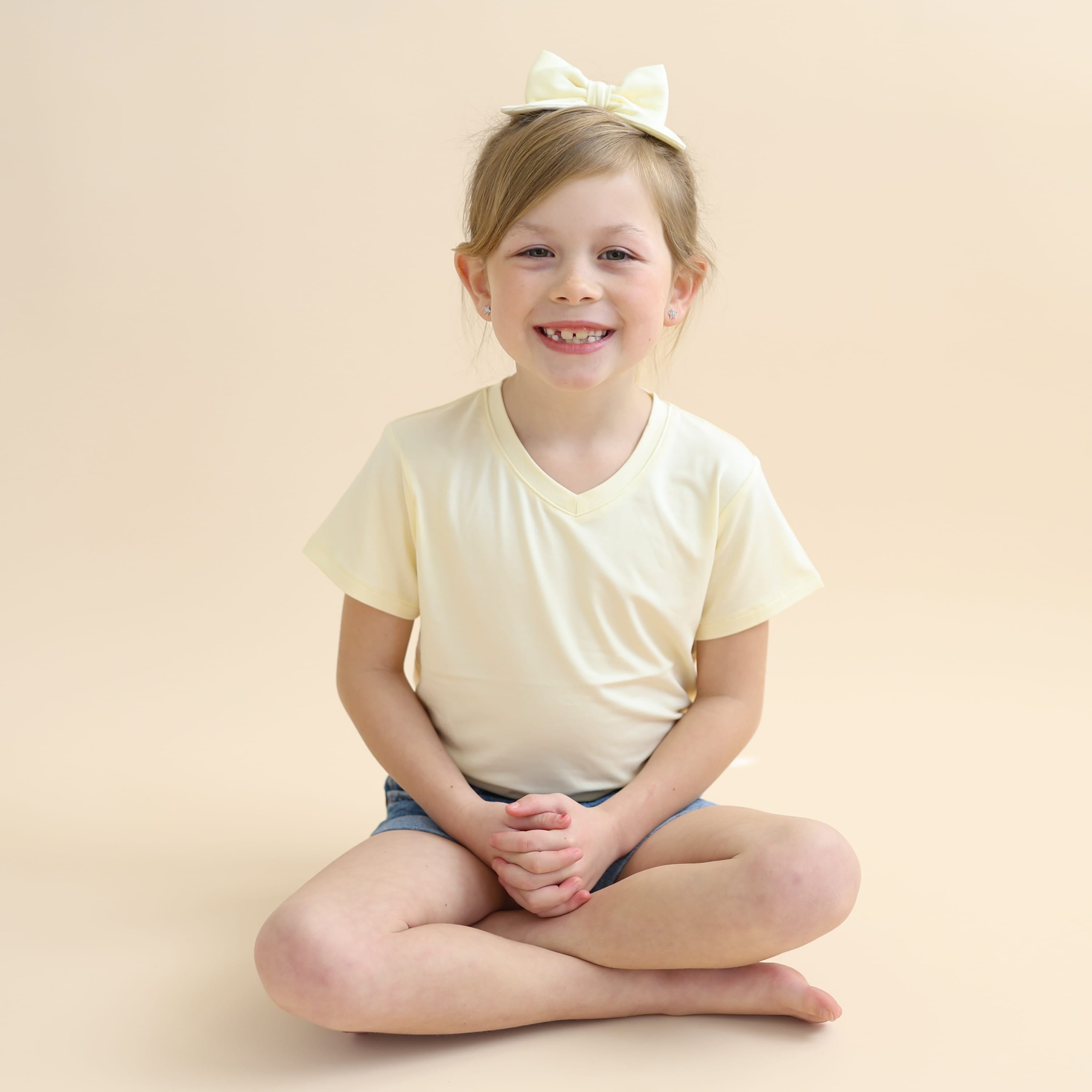 Medium Alligator Clip Bow in Chamomile