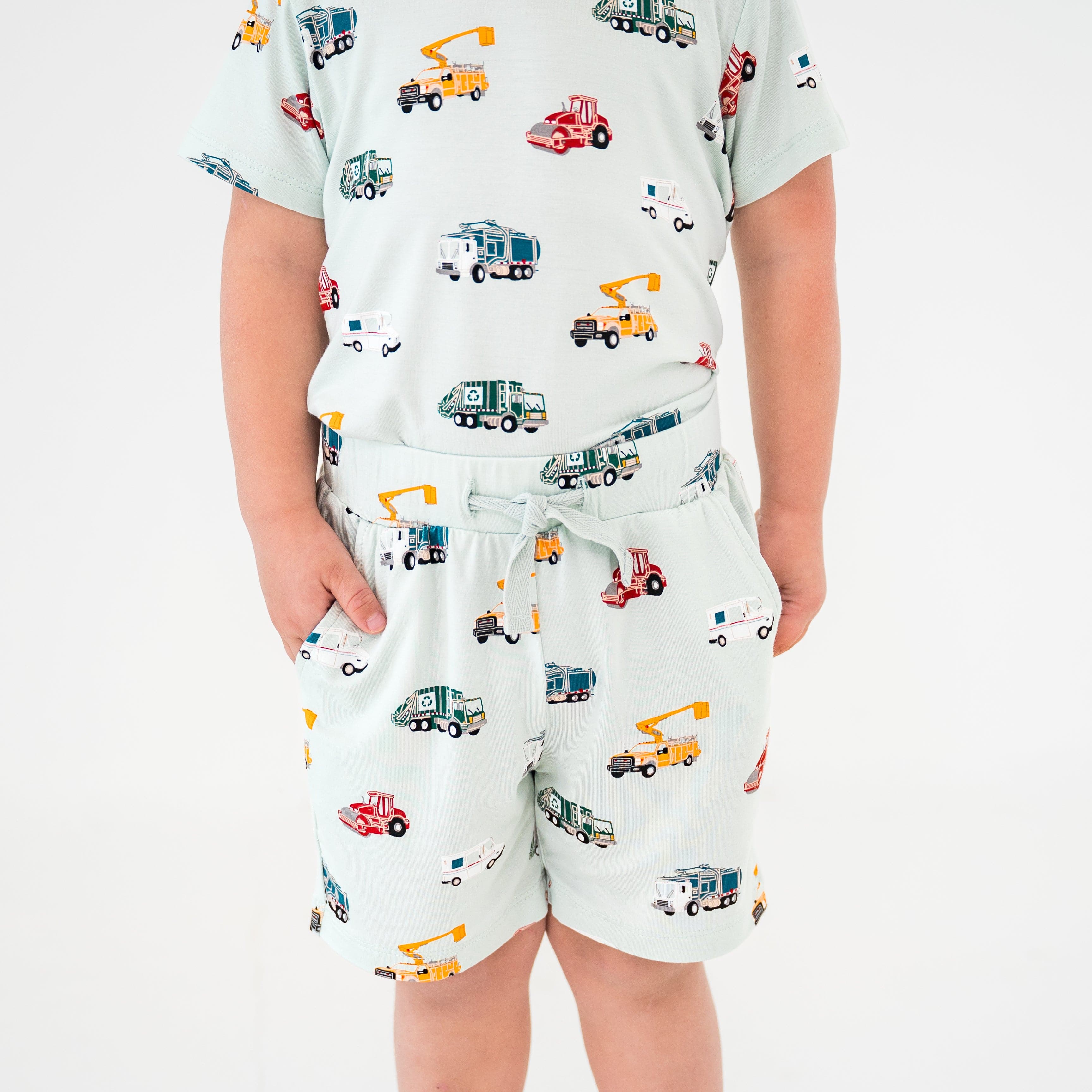 Drawstring Short in City Vehicles