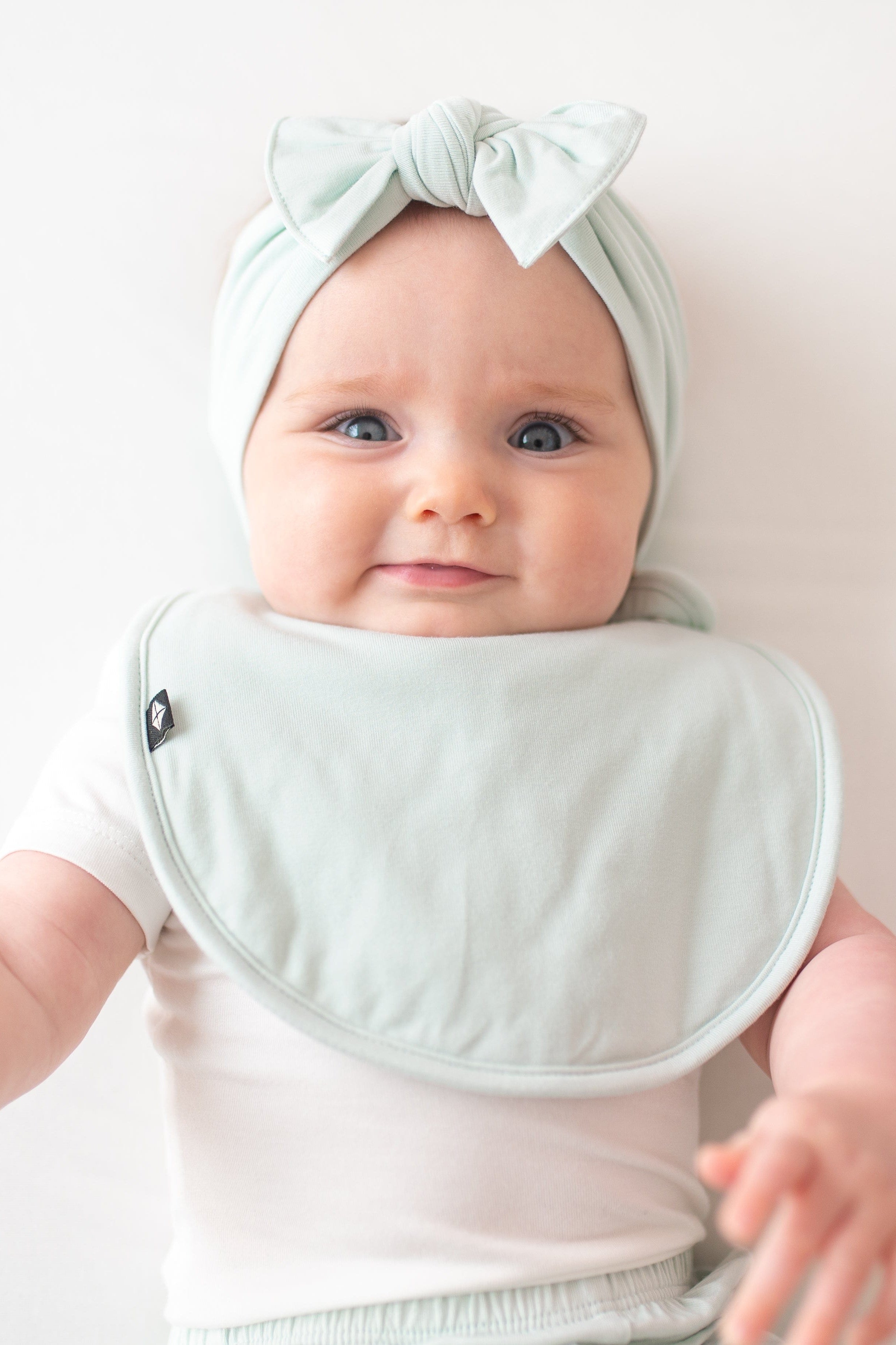 Cushy Bib in Dew