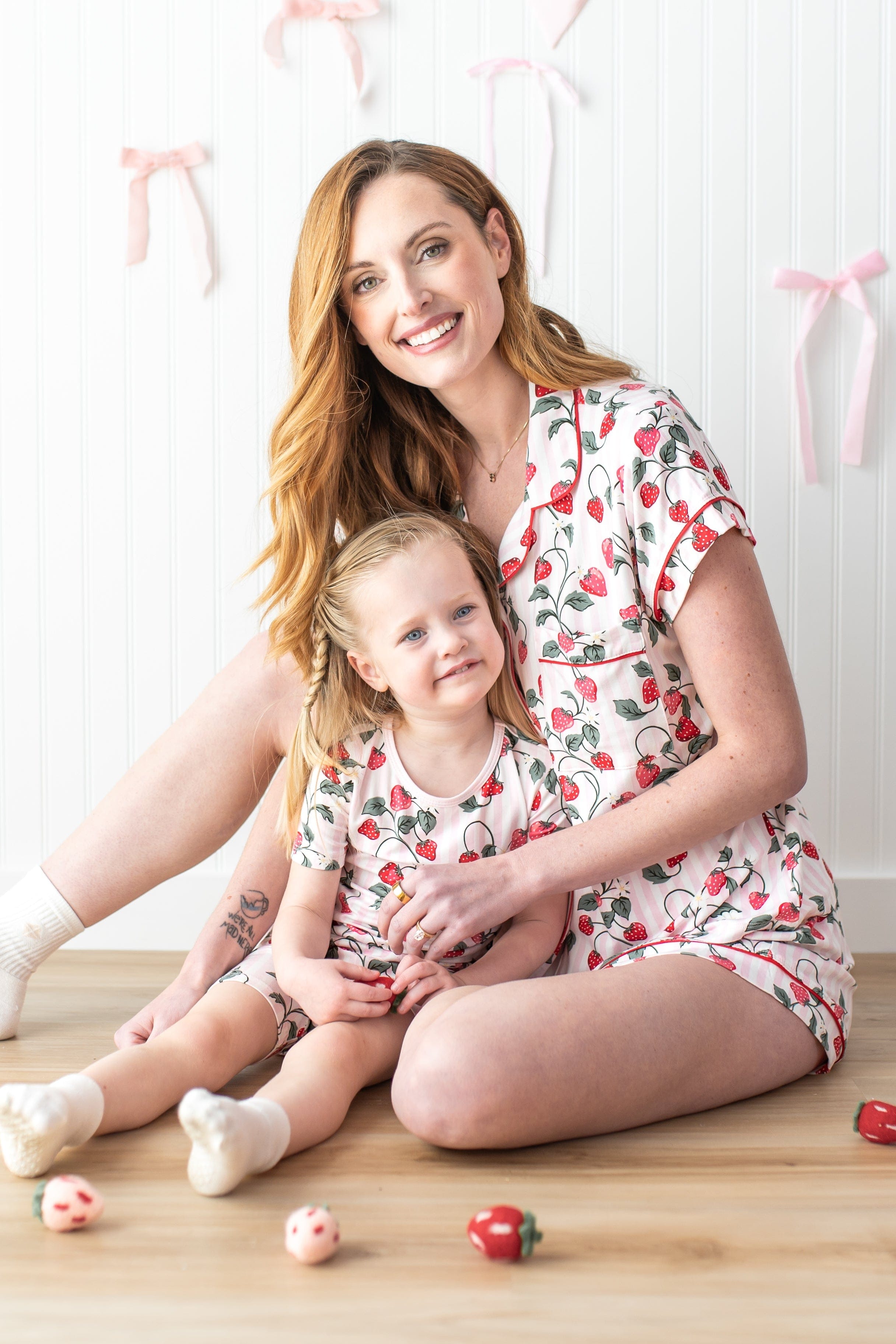 Women's Short Sleeve Pajama Set in Strawberry Fields
