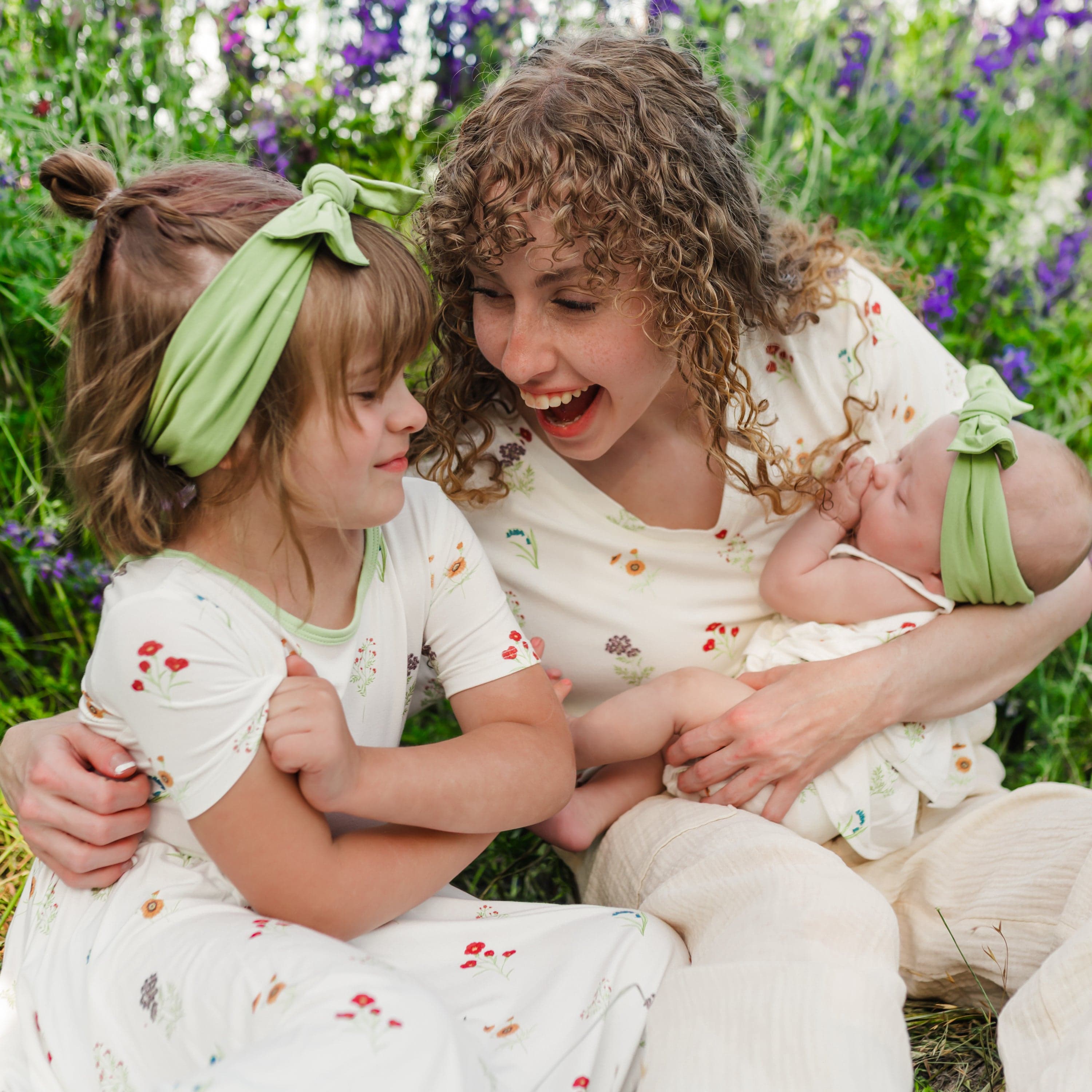 Women’s Relaxed Fit V-Neck in Wildflower