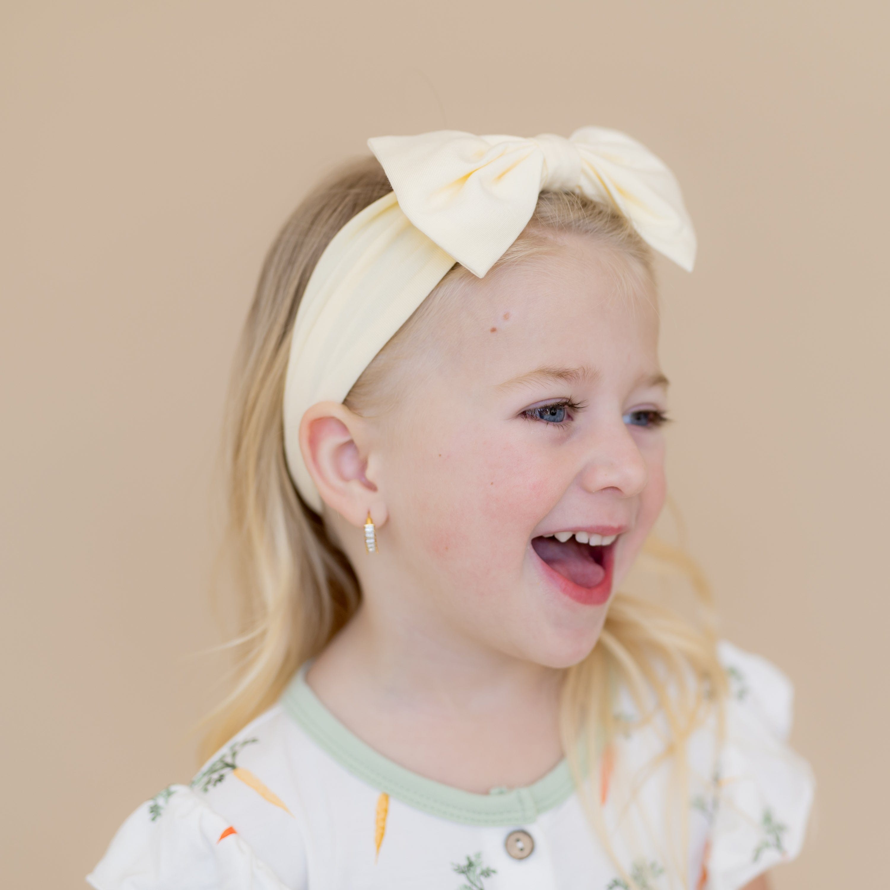 Bow Headband in Chamomile