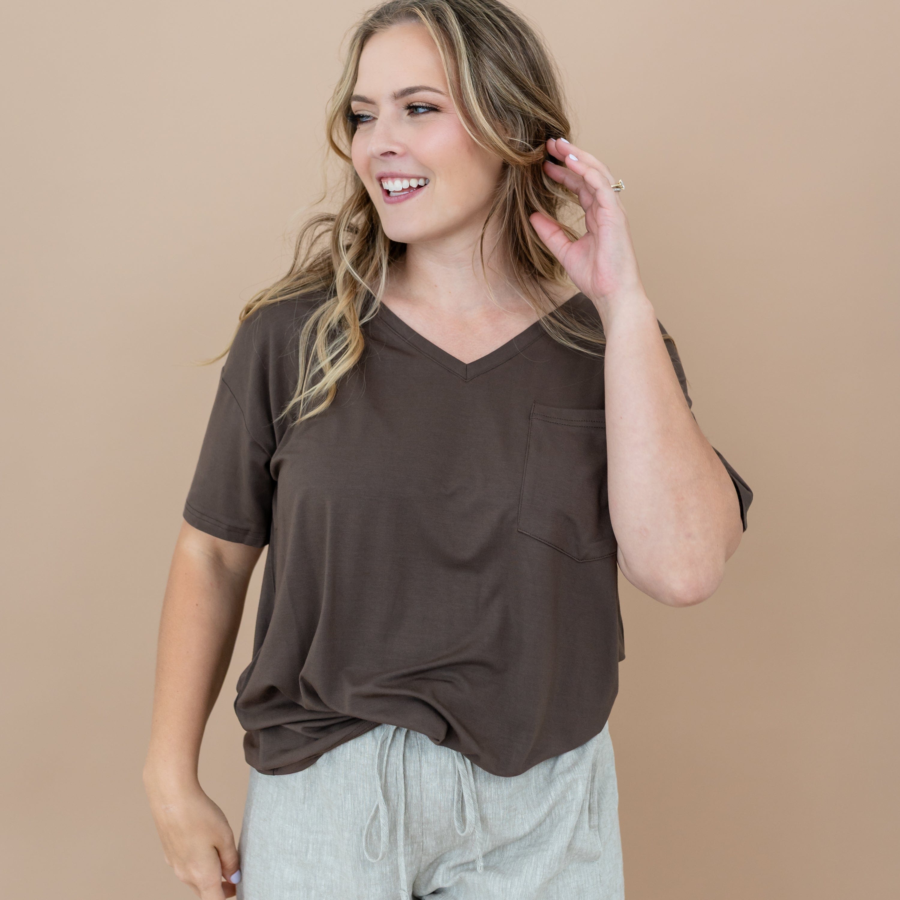 Women’s Relaxed Fit V-Neck in Espresso