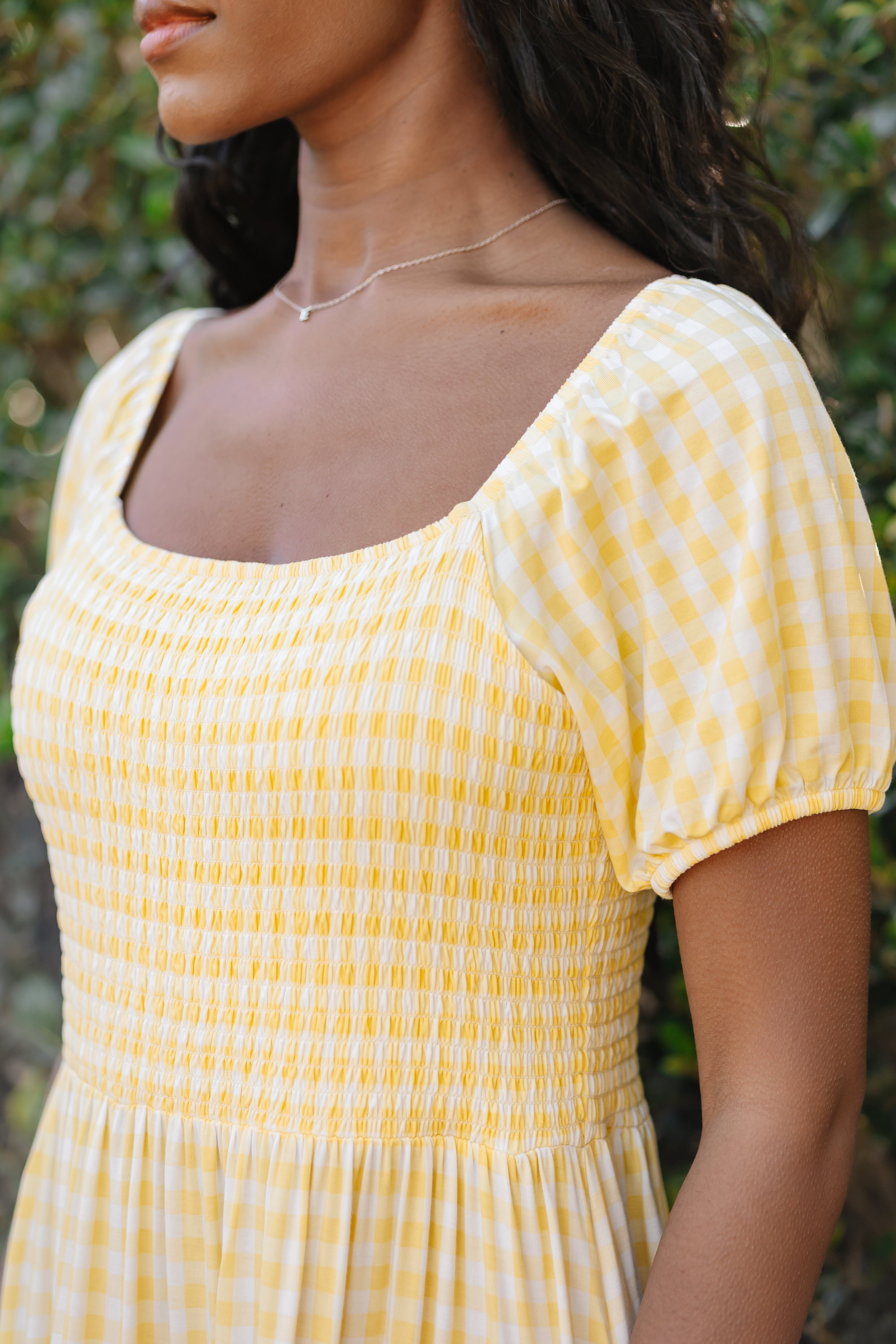 Women’s Smocked Dress in Gingham Chamomile