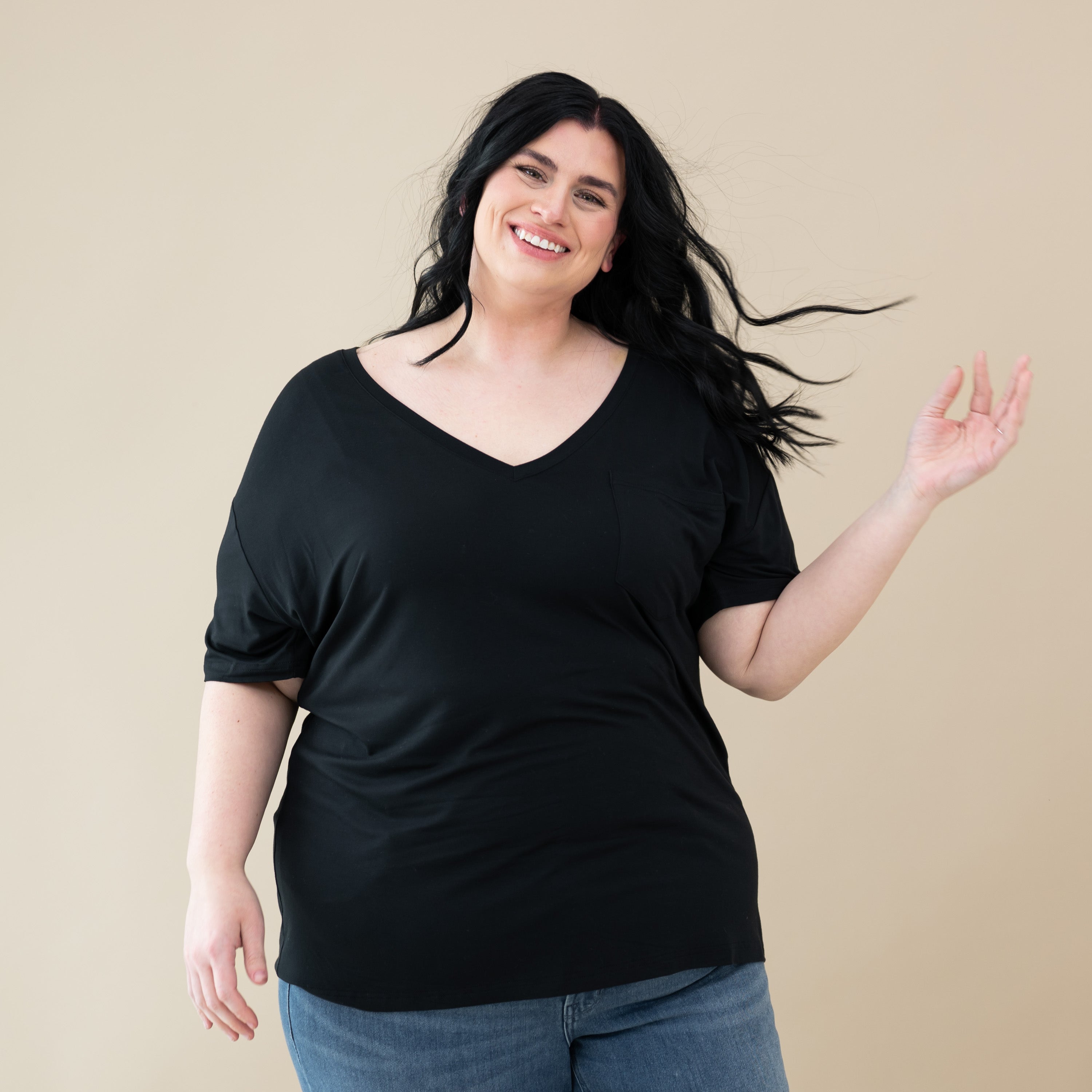 Women’s Relaxed Fit V-Neck in Midnight