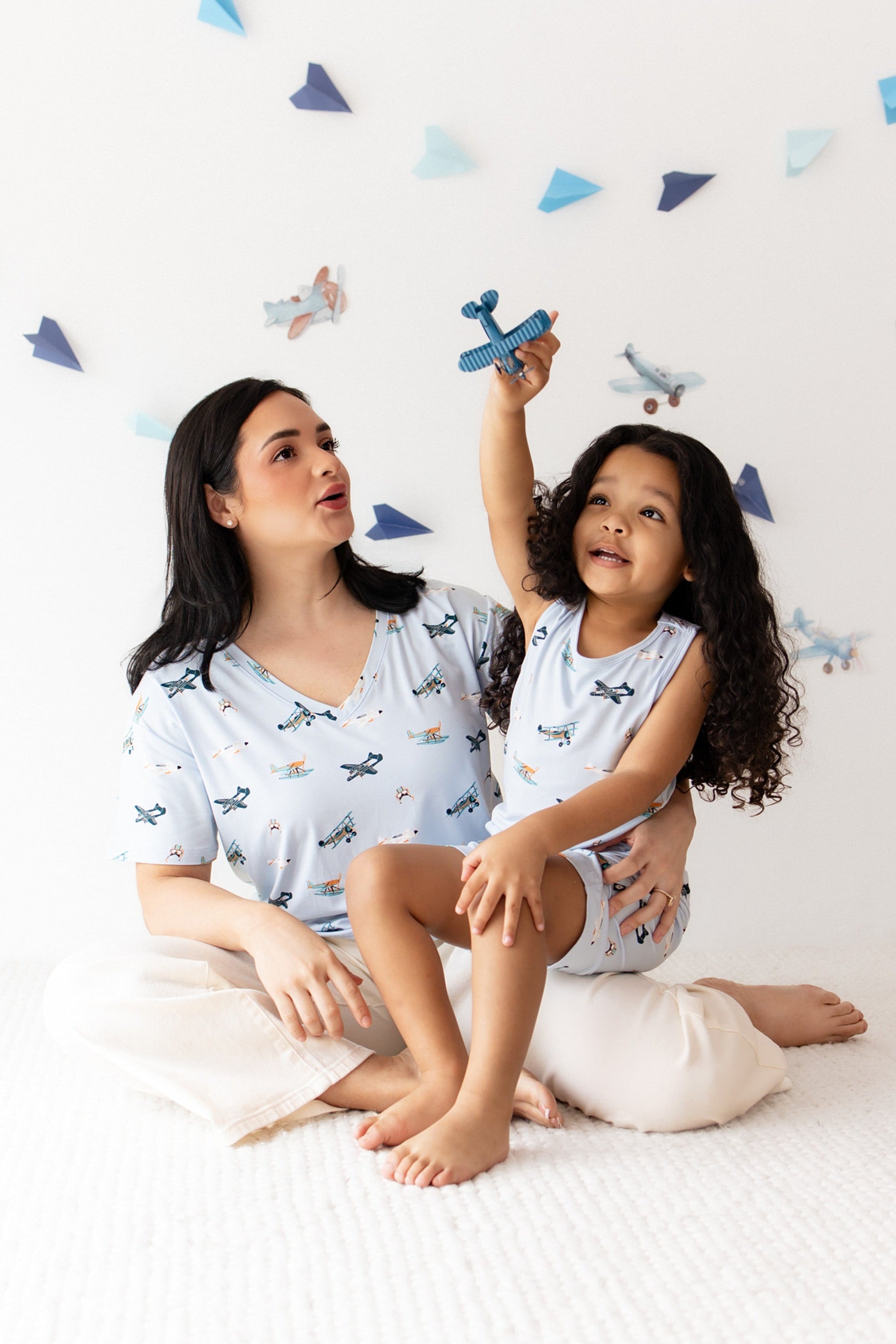 Women's Relaxed Fit V-Neck in Take Off