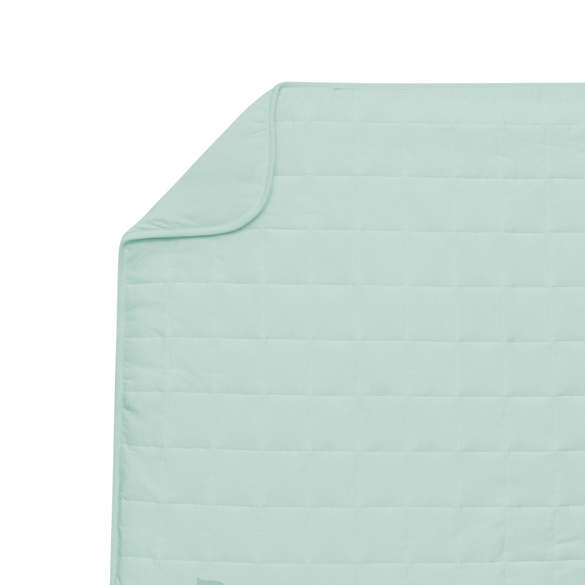 Adult Quilted Blanket in Sage 1.0