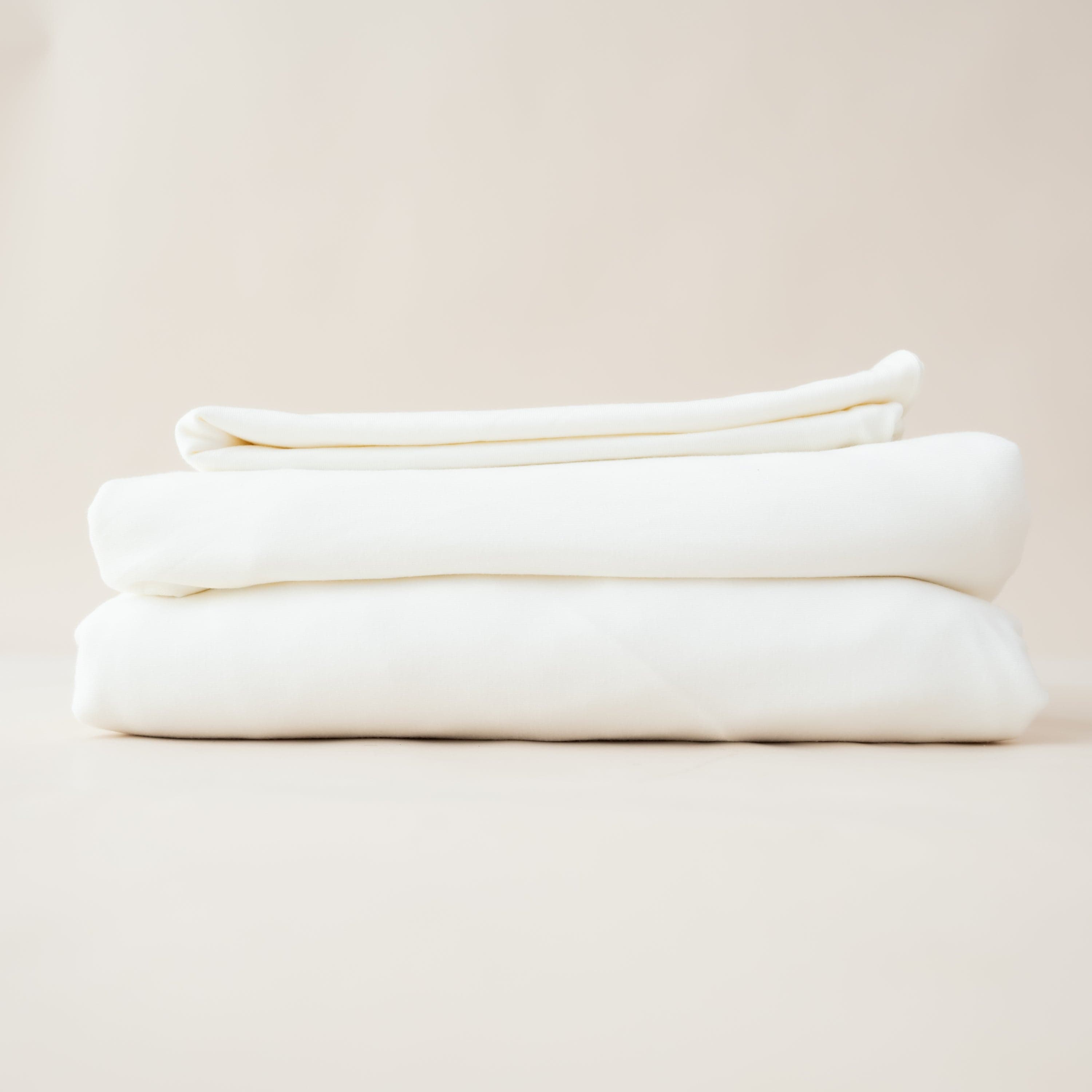 Fitted Sheet with Pillowcases in Cloud