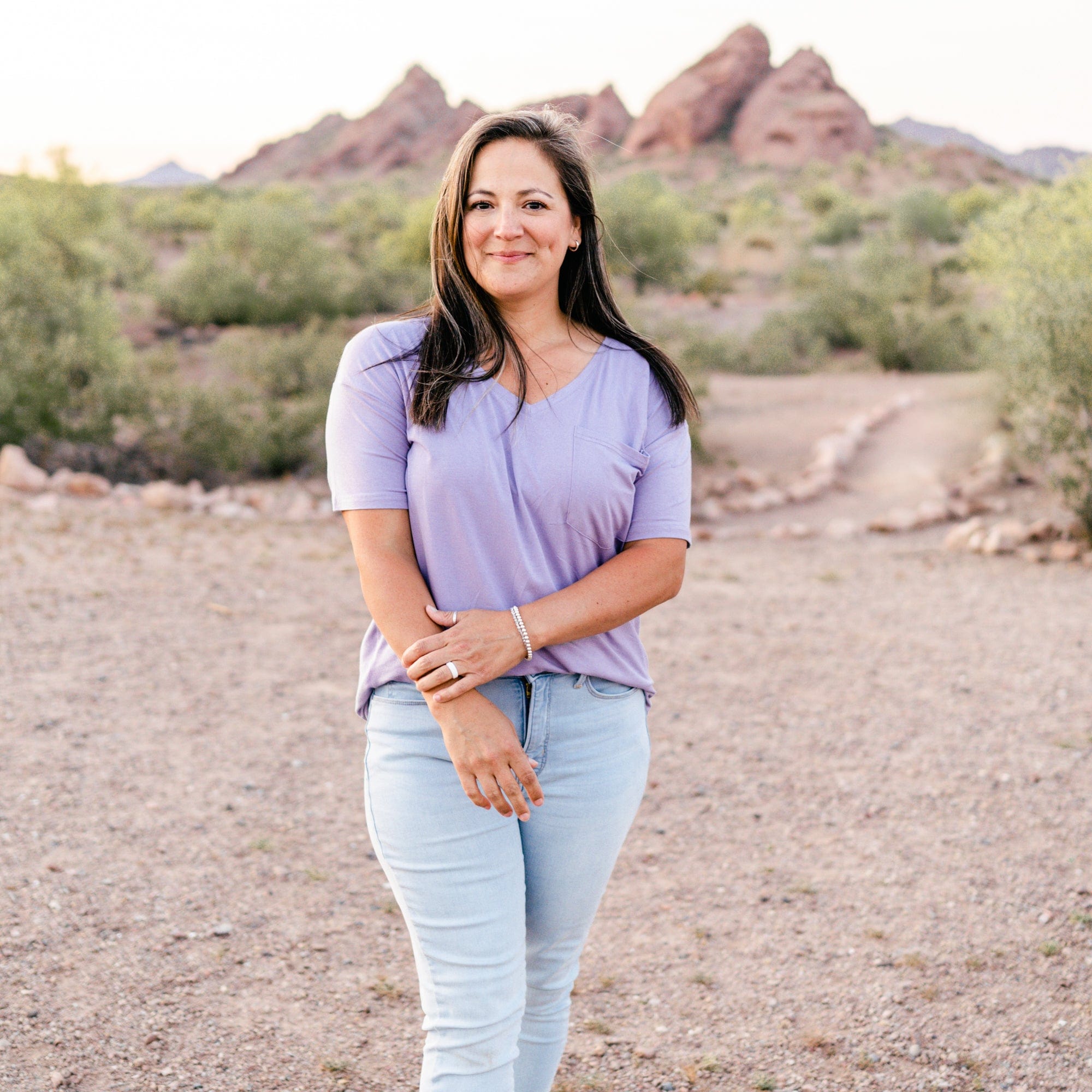 Women’s Relaxed Fit V-Neck in Taro